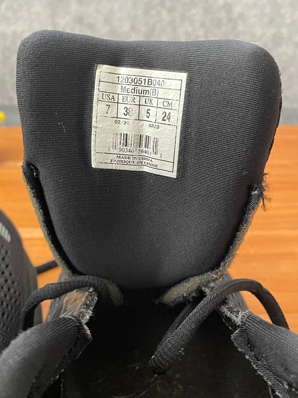 Brooks Ghost 12 Womens Size 7 B Black Gray Running Shoes Sneakers 1203051B040 - Picture 4 of 16